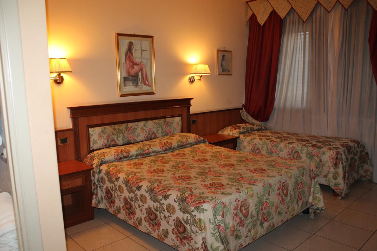 Hotel Malaga Авелино Екстериор снимка