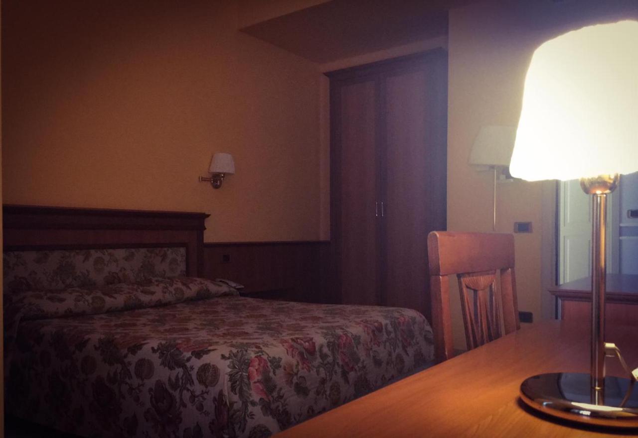 Hotel Malaga Авелино Екстериор снимка